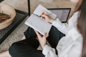 Tips from Ghostwriting agency for Making Your Words Gold